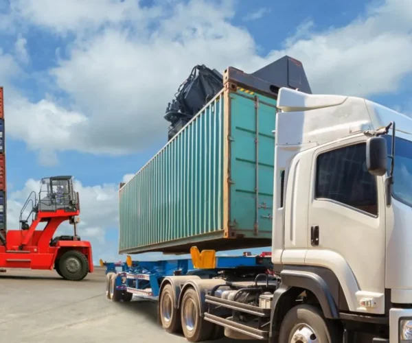 Whats-the-Difference-between-Freight-Management-and-Logistics-Management-2048x1024